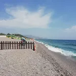 Etna Mare Jonio Апартаменты Джарре